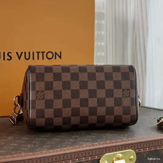LOUIS 20 BANDOULIÈRE SPEEDY VUITTON 0322